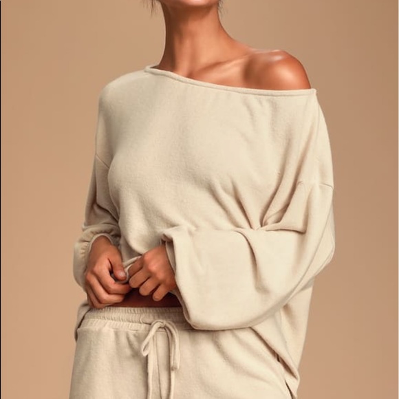 Lulu’s Cozy As Can Be Cream Sweater and short SET - Picture 5 of 9